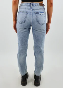 Hidden Jeans Bottoms Confident Straight Leg Jeans ★ Light Wash