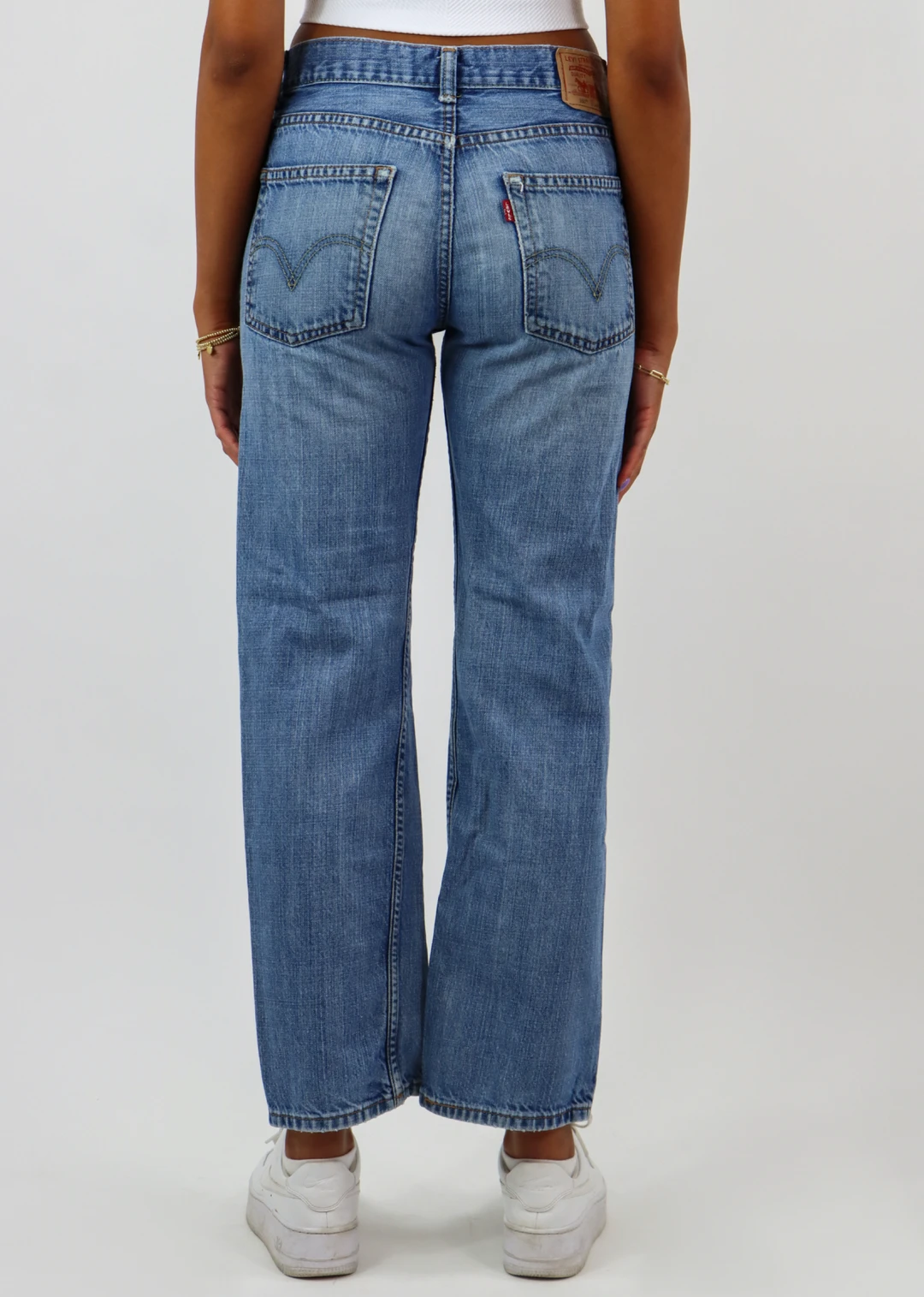 Vintage Levi's Dangerous Woman Vintage Levi Jeans ★ Medium Wash 6 Vintage Levi's Dangerous Woman Vintage Levi Jeans ★ Medium Wash