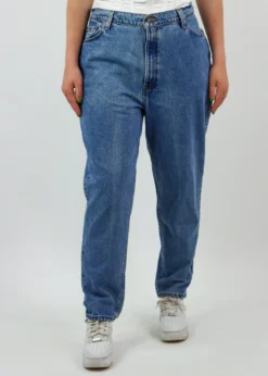 Vintage Levi's Newness Give Me Everything Vintage Levi Jeans ★ Medium Wash