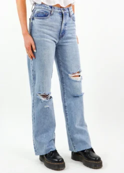 Hidden Jeans Newness Ridin Solo Straight Leg Jeans ★ Light Wash