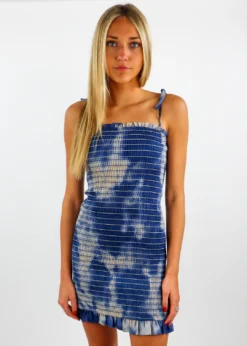 Storia Sooner Than Later Smocked Dress ★ Blue And White