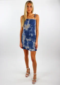 Storia Sooner Than Later Smocked Dress ★ Blue And White