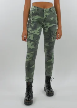 Elan Hide Away Jeans ★ Green Camo