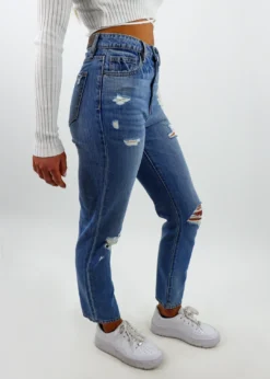 Hidden Jeans Level Up Straight Leg Jeans ★ Medium Wash