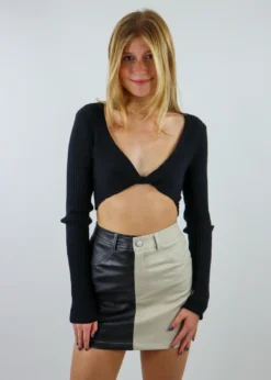 Tic Toc Beautiful Scars Long Sleeve Top ★ Black Tops