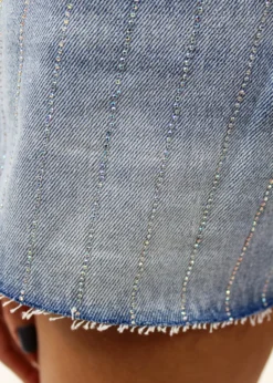 Ontwelfth Shine On Denim Shorts ★ Light Wash Denim Bottoms